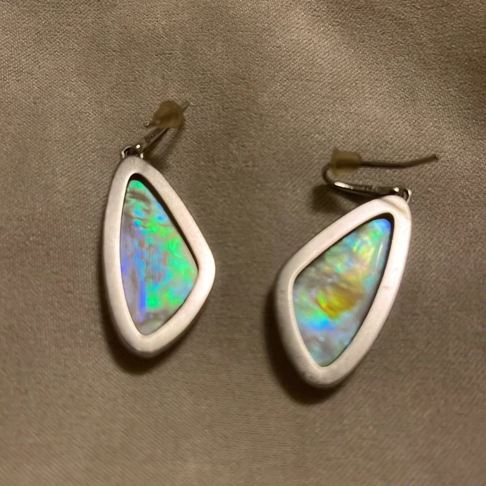 Kendra Scott McKenna earrings - Picture 3 of 5